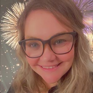 Meet your Posher, Ashla